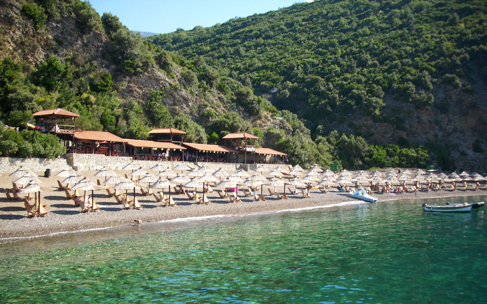 PLAZH 🏖️  RIVIERA E MALIT TE ZI 🚌 Nisje: • 26 Qershor • 3, 10, 17, 24, 31, Korrik • 14, 21, 28, Gusht • 4 Shtator