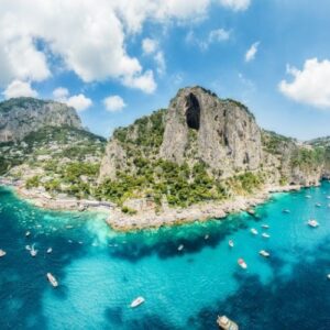 PLAZH 🏖️ KAPRI – AMALFI – POSITANO – SORRENTO ✈️ Nisje: • 11, 18, 25, Qershor • 2, 9, 16, 23, 30, Korrik • 6, 13, 20, 27, Gusht