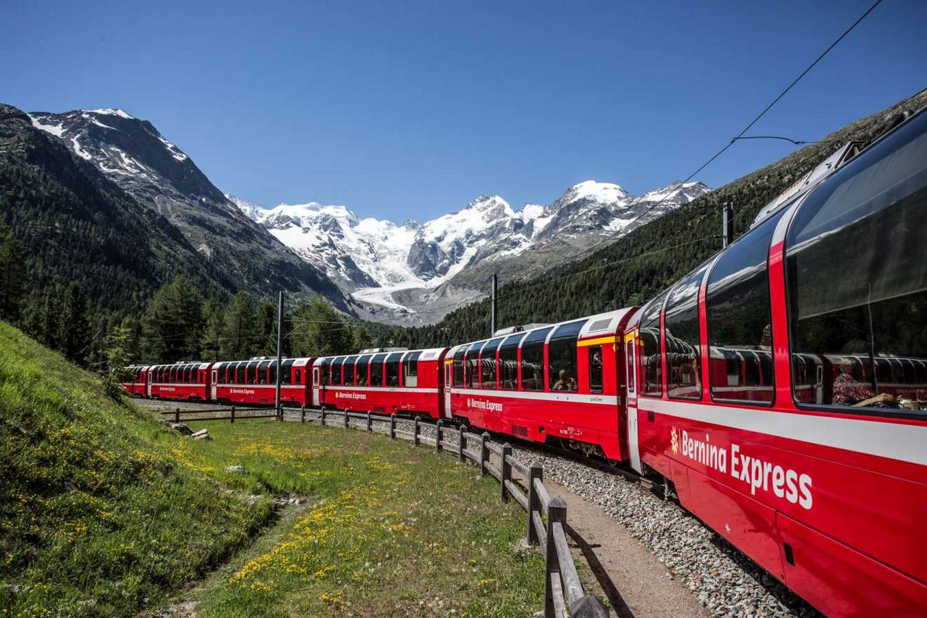 Treni Panoramik Ne Zvicer ju dërgon në një udhëtim ëndrrash.